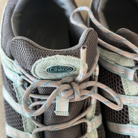 EUC Chaco’s hiking sneakers gray and teal mesh and suede.  8.5 - Picture 5 of 10